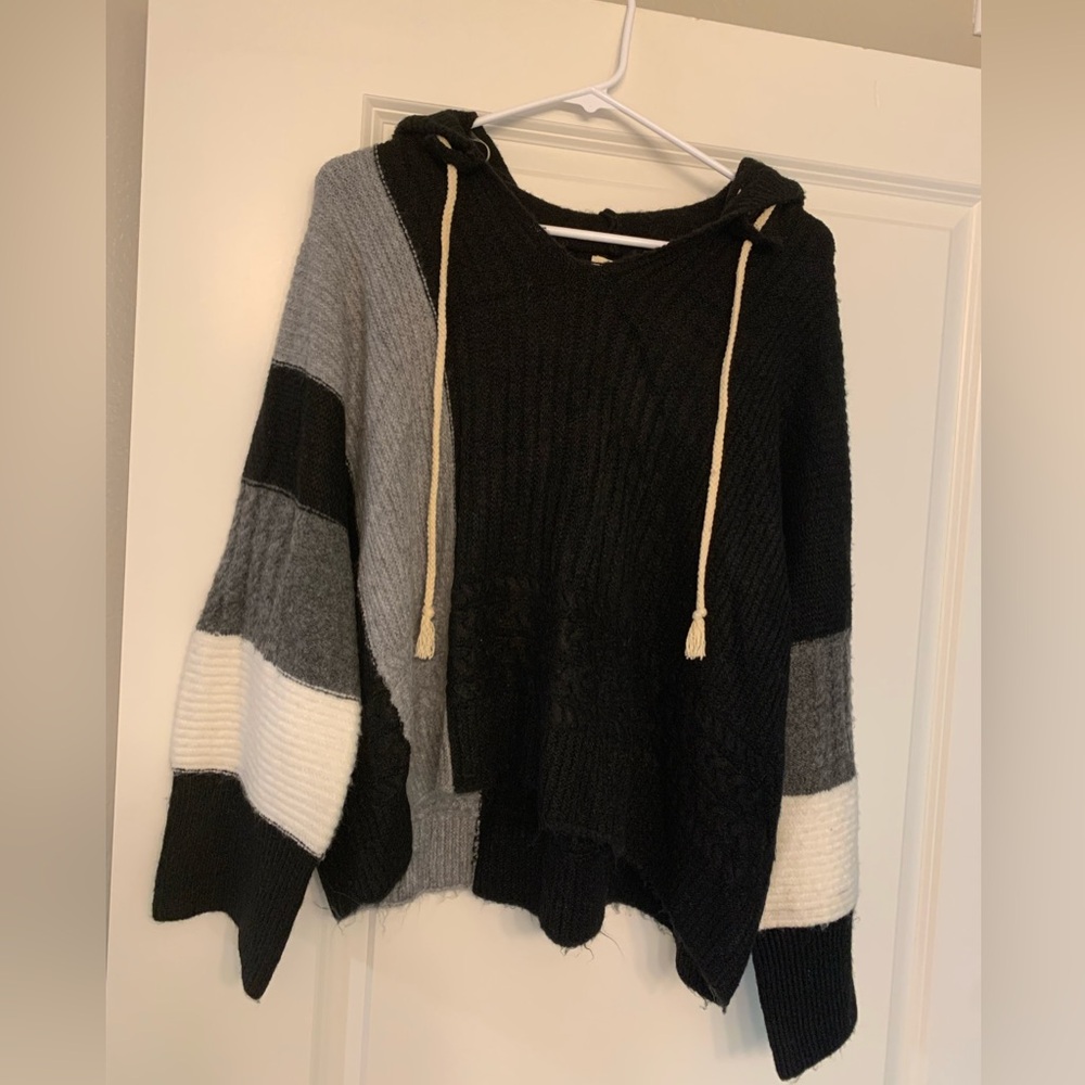 POL Oversized Color Blocked Hoodie Sweater NWOT 🌴